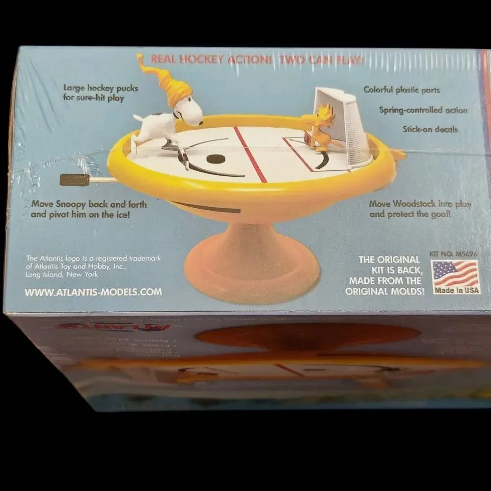 Snoopy Ice Hockey Game Woodstock & Birdbath Snap Plastic Model Kit Atlantis NEW